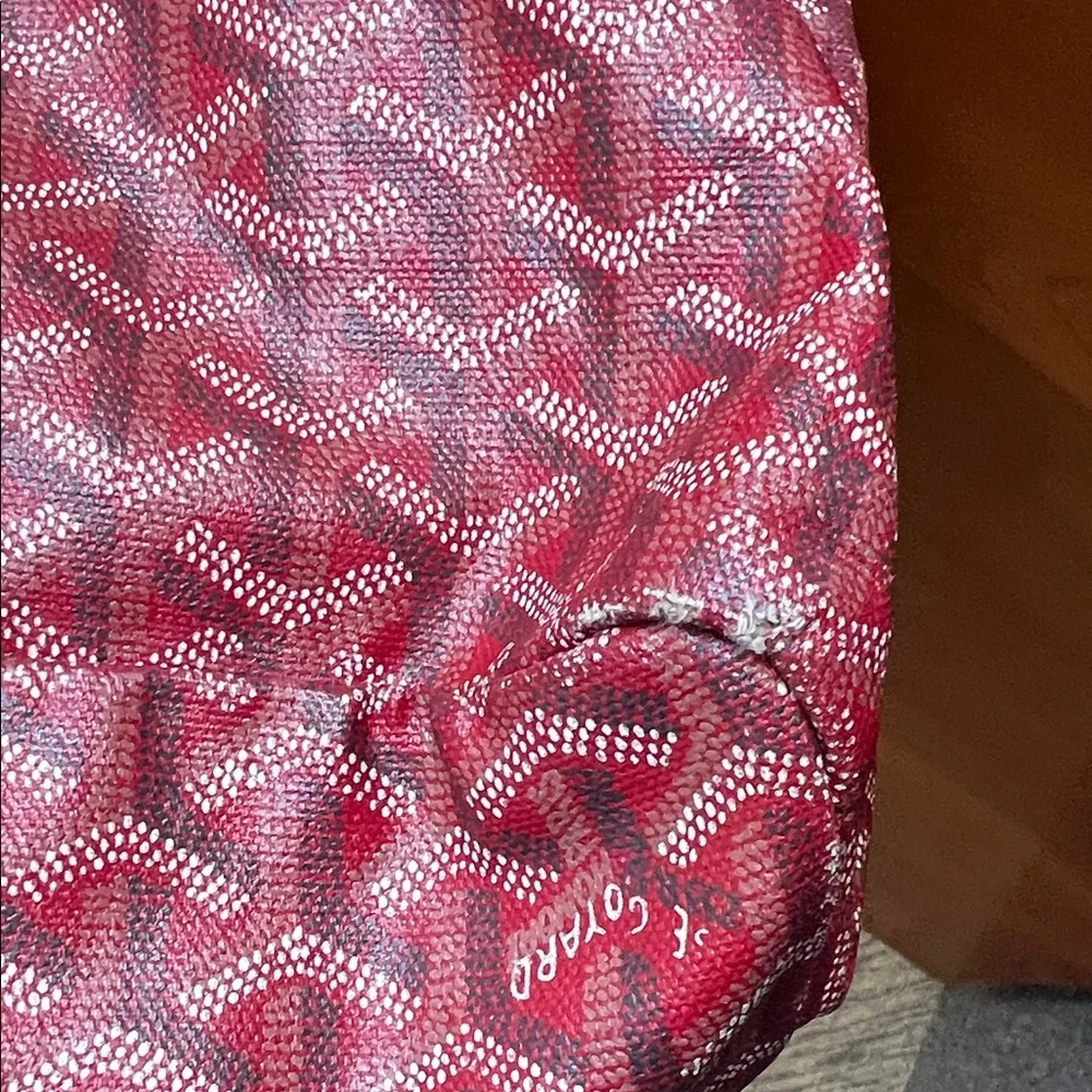 Pre-owned Saint Louis Tote GM
Color: Red / Burgundy tones - Picture 5 of 10